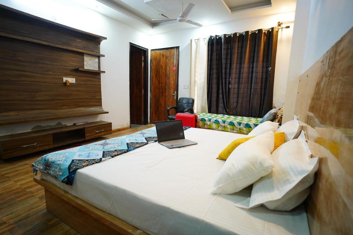 Airport Distance Large Apartment New Delhi